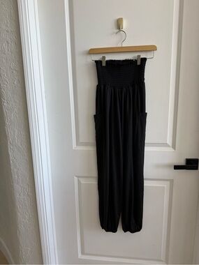 Smocked Black Pants with Side Pockets